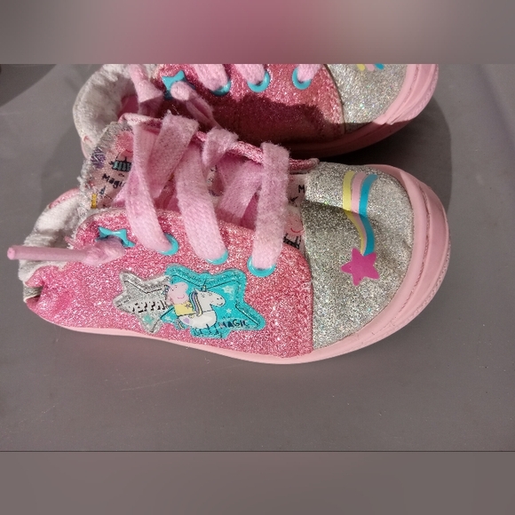 Peppa pig slip on shoes size 8 - Picture 2 of 4